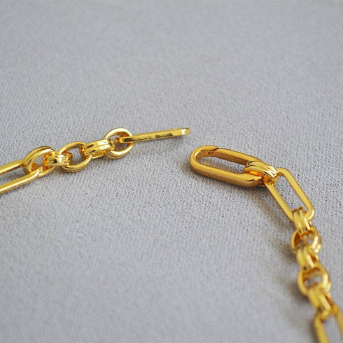 Modern Interlocking Gold Chain Necklace - Zafari Studio Jewelry
